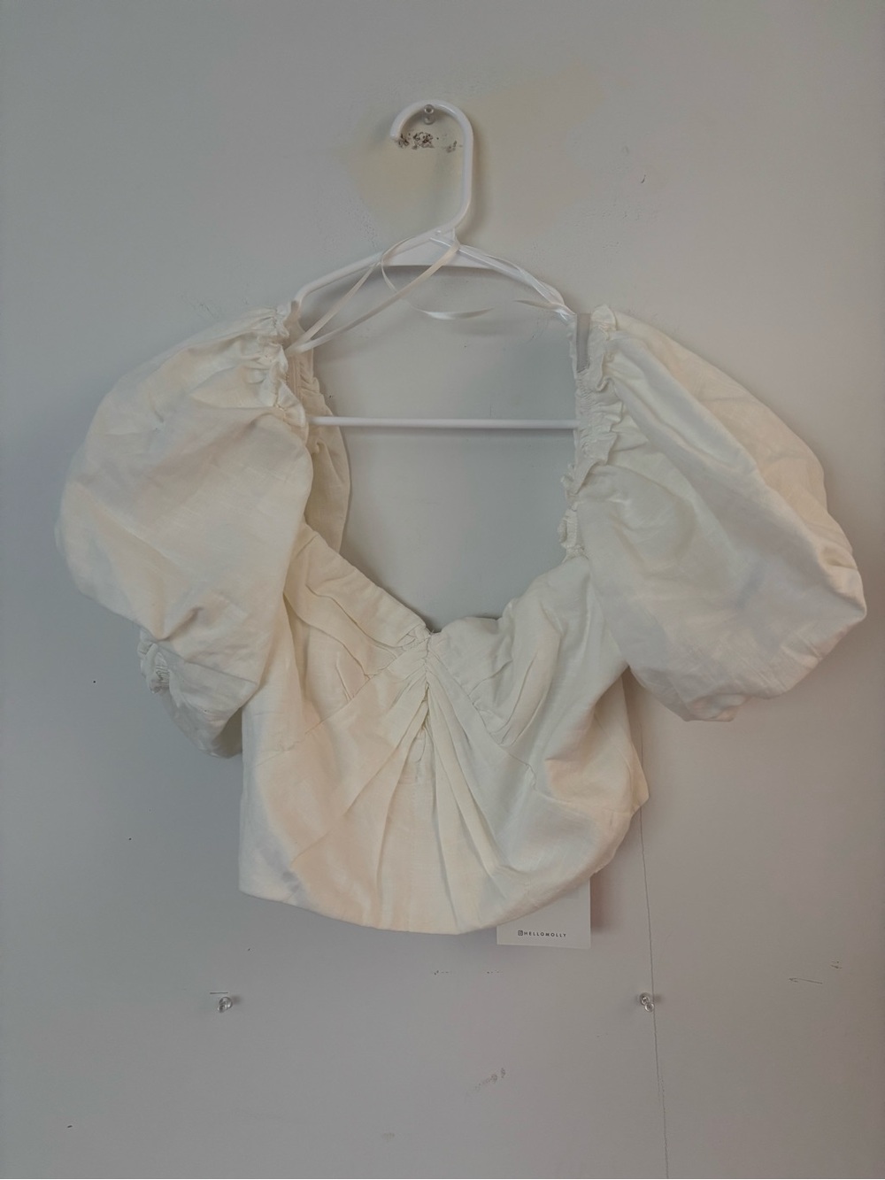 brand new! hello molly white puff sleeve zip up back cropped blouse top 🤍